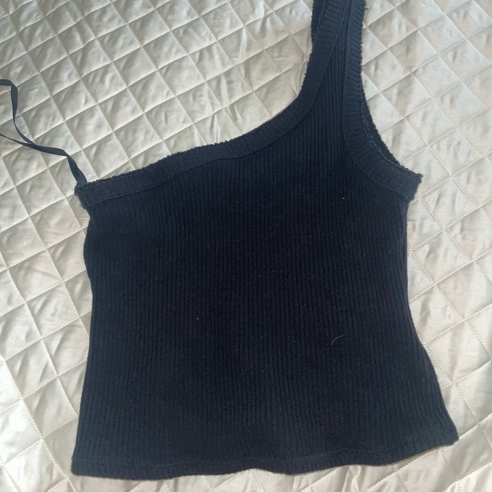 Urban Outfitters Black Ribbed One Shoulder Cropped Tank - Picture 3 of 3
